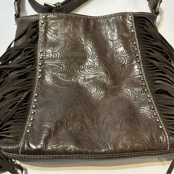 MONTANA WEST TRINITY RANCH TOOLED PEBBLED LEATHER W/SUEDE FRINGE CROSSBODY BAG - Picture 16 of 16